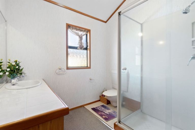 Photo of property in 17 Montclair Rise, Browns Bay, Auckland, 0630