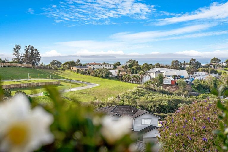 Photo of property in 16 Ruth Craig Place, Stanmore Bay, Whangaparaoa, 0932