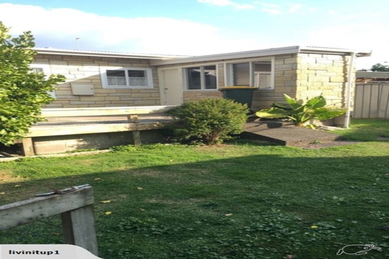 Photo of property in 98 Settlement Road, Papakura, 2110