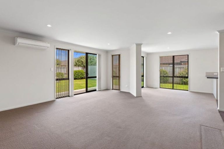 Photo of property in 80 Carrington Drive, Papamoa Beach, Papamoa, 3118