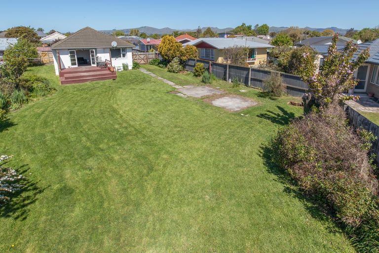 Photo of property in 31 Wainoni Road, Wainoni, Christchurch, 8061