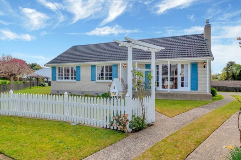 Photo of property in 6 Kylemore Place, Te Puke, 3119