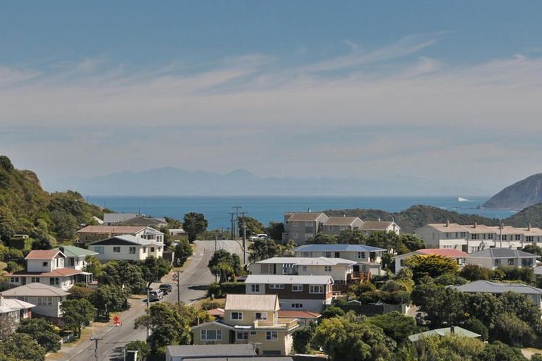 Photo of property in 14 Birkhall Grove, Strathmore Park, Wellington, 6022