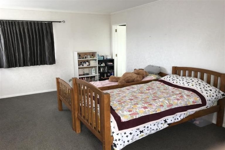 Photo of property in 22 Attymon Lane, East Tamaki, Auckland, 2016
