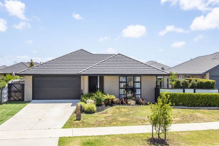 Photo of property in 26 Rainey Crescent, Papamoa Beach, Papamoa, 3118
