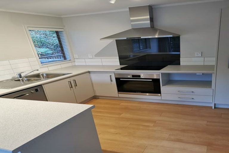 Photo of property in 33 Ngaio Gorge Road, Ngaio, Wellington, 6035