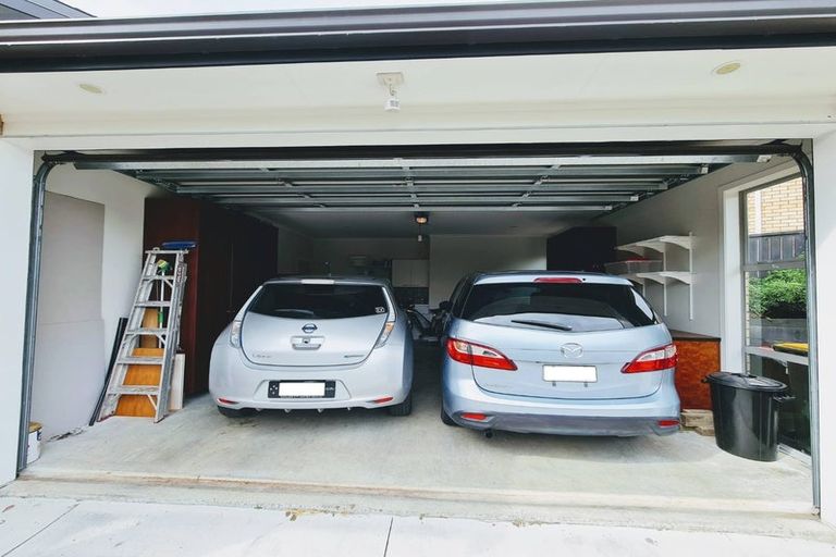 Photo of property in 23a Rena Place, West Harbour, Auckland, 0618