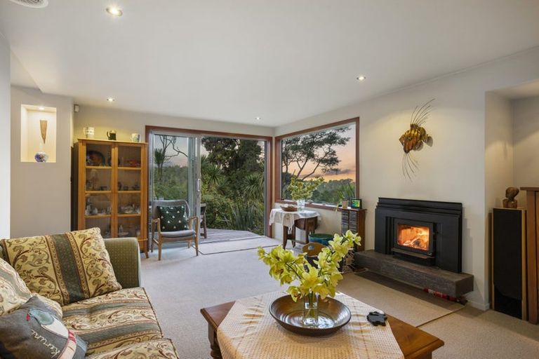 Photo of property in 30 Tinopai Road, Titirangi, Auckland, 0604