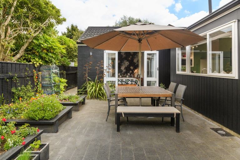 Photo of property in 26 Manapouri Crescent, Hokowhitu, Palmerston North, 4410