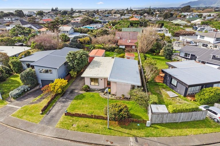 Photo of property in 13 Bahama Crescent, Paraparaumu Beach, Paraparaumu, 5032