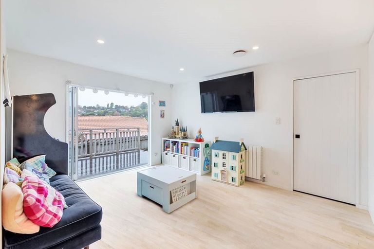 Photo of property in 35 Caversham Drive, Torbay, Auckland, 0630