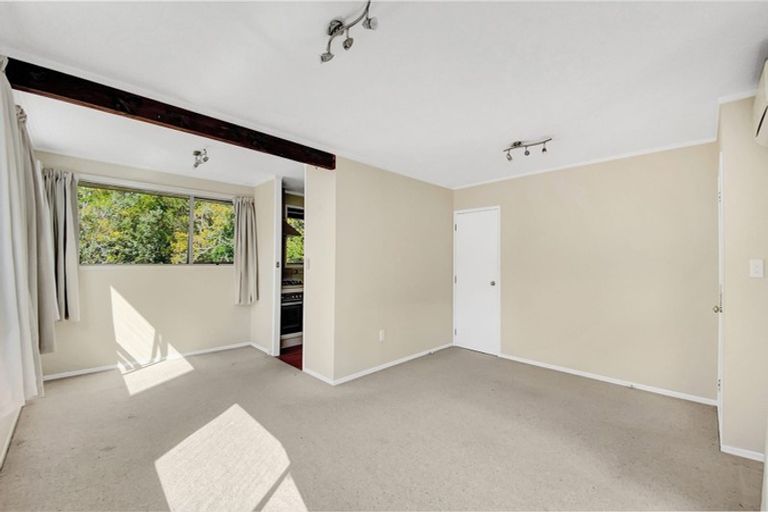 Photo of property in 1/12 Newstead Avenue, Browns Bay, Auckland, 0632
