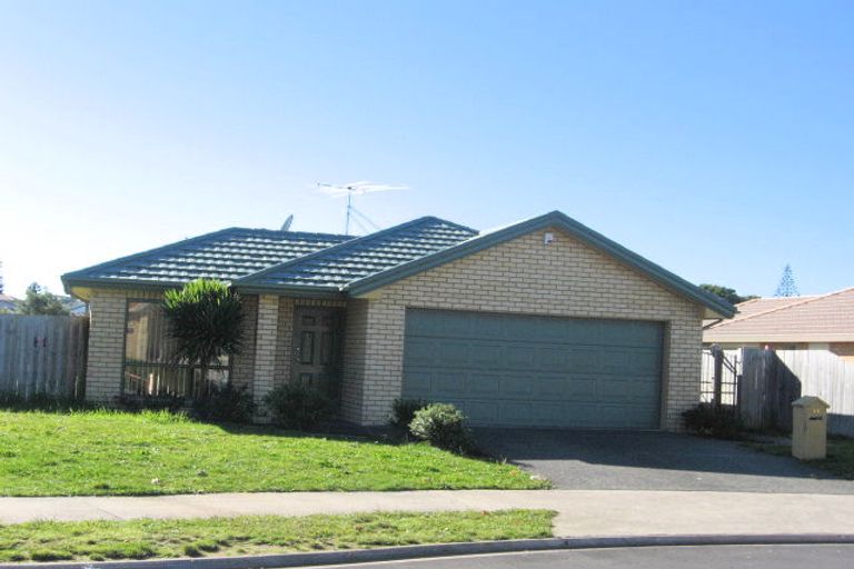 Photo of property in 46 Castlefinn Drive, Weymouth, Auckland, 2103