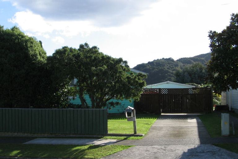 Photo of property in 5 Mitimiti Grove, Wainuiomata, Lower Hutt, 5014