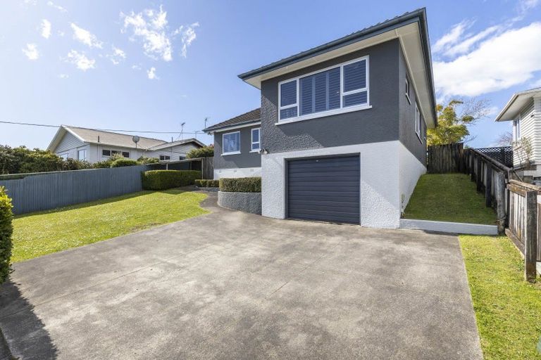 Photo of property in 11 Waimea Street, Westown, New Plymouth, 4310