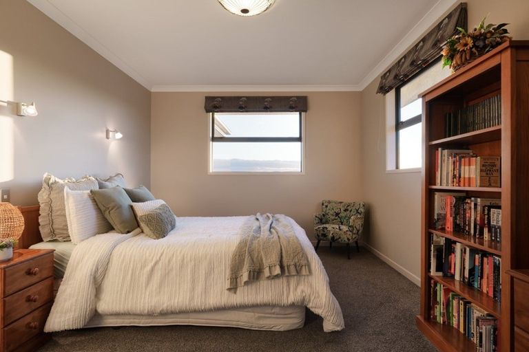 Photo of property in 25 Benmore Crescent, Pyes Pa, Tauranga, 3112