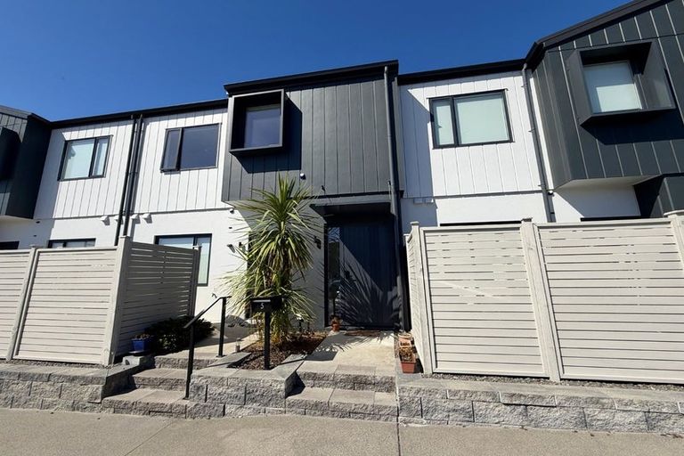 Photo of property in 5 Tana Way, Manurewa, 2102