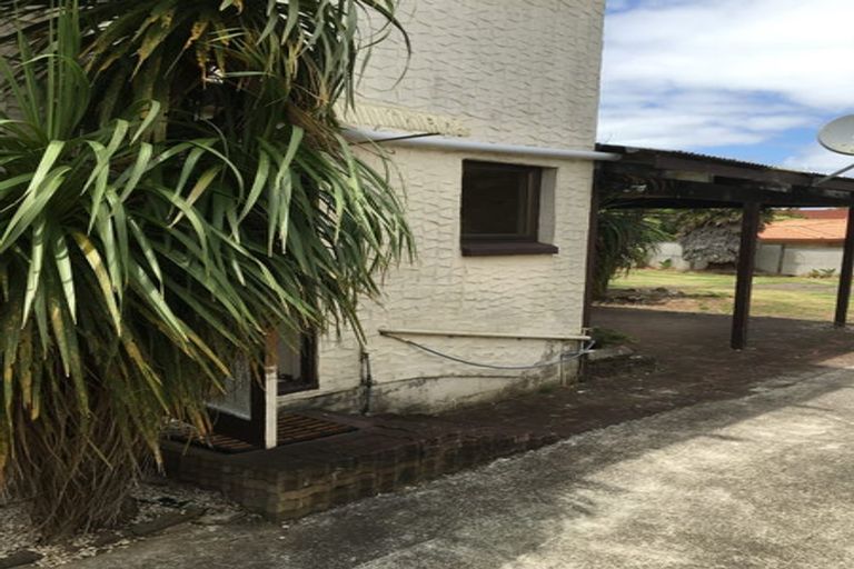Photo of property in 12 Miller Road, Mangere Bridge, Auckland, 2022
