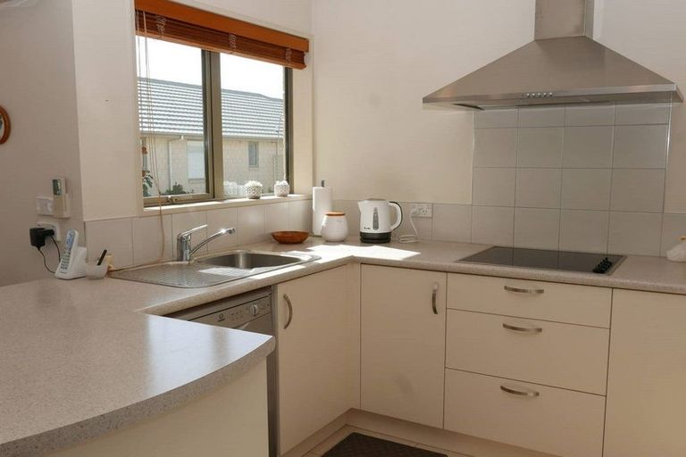 Photo of property in 4/241 Matsons Avenue, Papanui, Christchurch, 8053