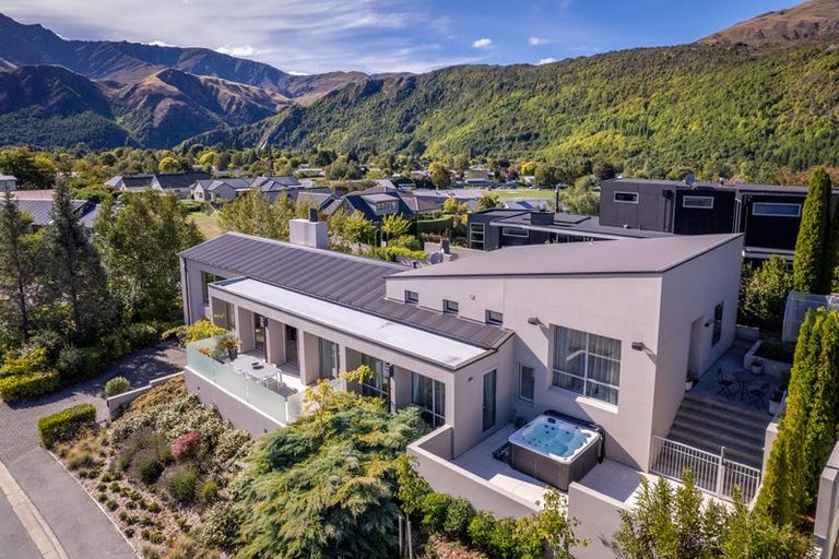 Photo of property in 1 Advance Terrace, Arrowtown, 9302