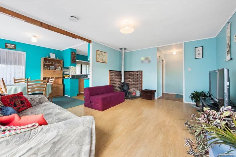 Photo of property in 12 Granville Drive, Massey, Auckland, 0614