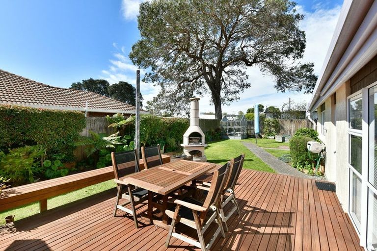 Photo of property in 5 Maygrove Drive, Orewa, 0931
