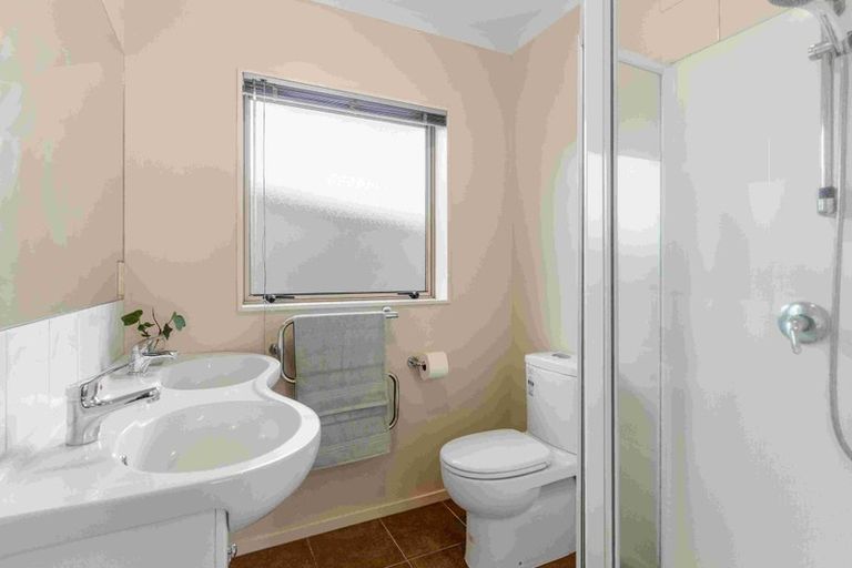 Photo of property in 47 Nimstedt Avenue, Oteha, Auckland, 0632