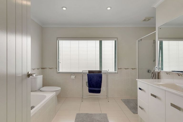 Photo of property in 71 Te Puia Drive, Aotea, Porirua, 5024