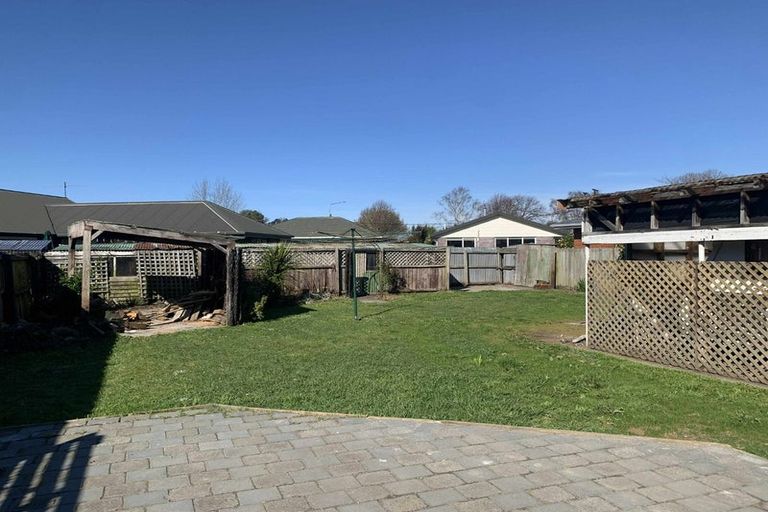 Photo of property in 22 Winters Road, Redwood, Christchurch, 8051