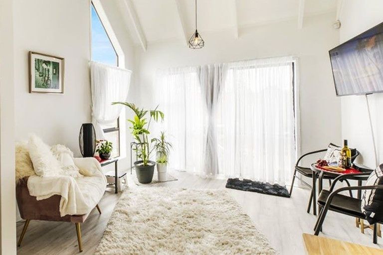 Photo of property in 1 Fantail Court, Orewa, 0931