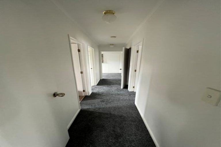 Photo of property in 3 Poinsettia Place, Henderson, Auckland, 0610