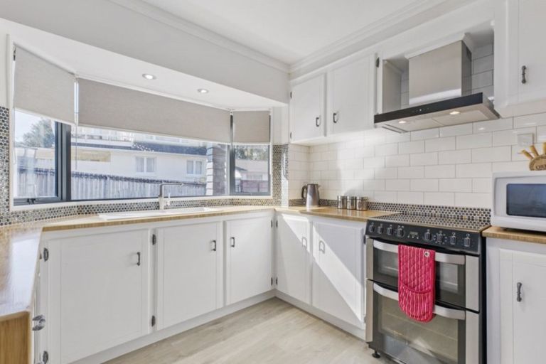 Photo of property in 2/59 Youngs Road, Papakura, 2110