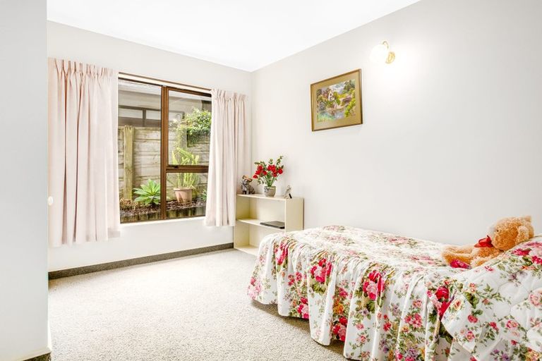 Photo of property in 8 Observatory Close, Whitby, Porirua, 5024