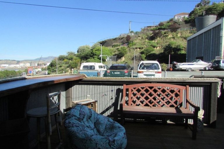 Photo of property in 2 Hawkhurst Road, Lyttelton, 8082