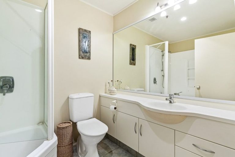 Photo of property in Oceanside Tower 1, 3/2c Marine Parade, Mount Maunganui, 3116
