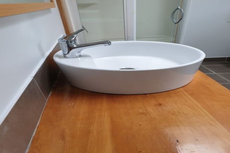 Photo of property in 9 Merchant Avenue, Te Atatu South, Auckland, 0610