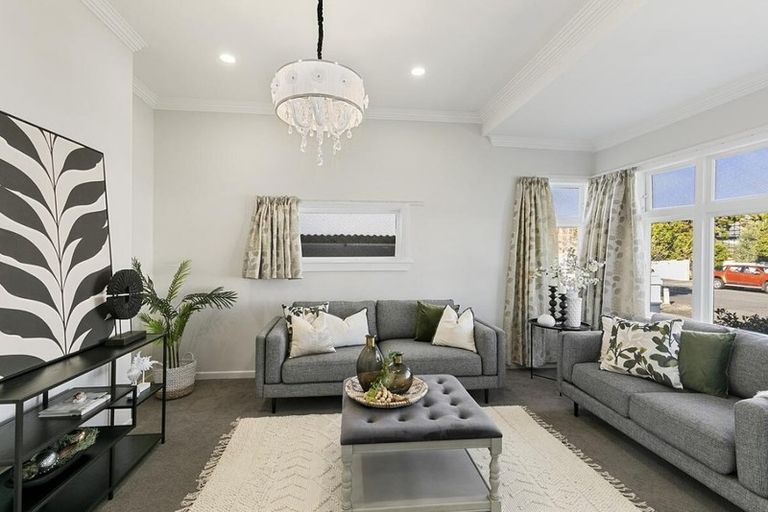 Photo of property in 6b Wai-iti Crescent, Woburn, Lower Hutt, 5010