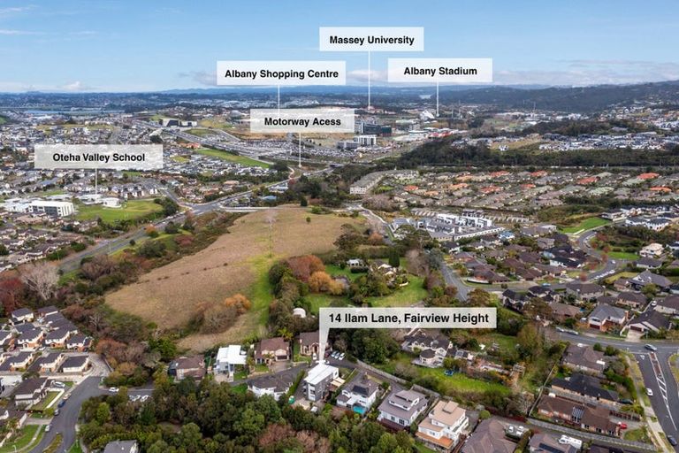 Photo of property in 14 Ilam Lane, Fairview Heights, Auckland, 0632