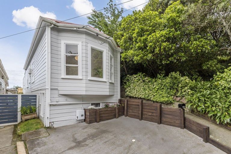 Photo of property in 95 Te Wharepouri Street, Berhampore, Wellington, 6023