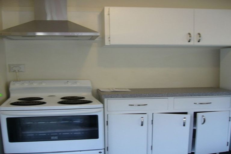 Photo of property in 4 Hawker Street, Mount Victoria, Wellington, 6011