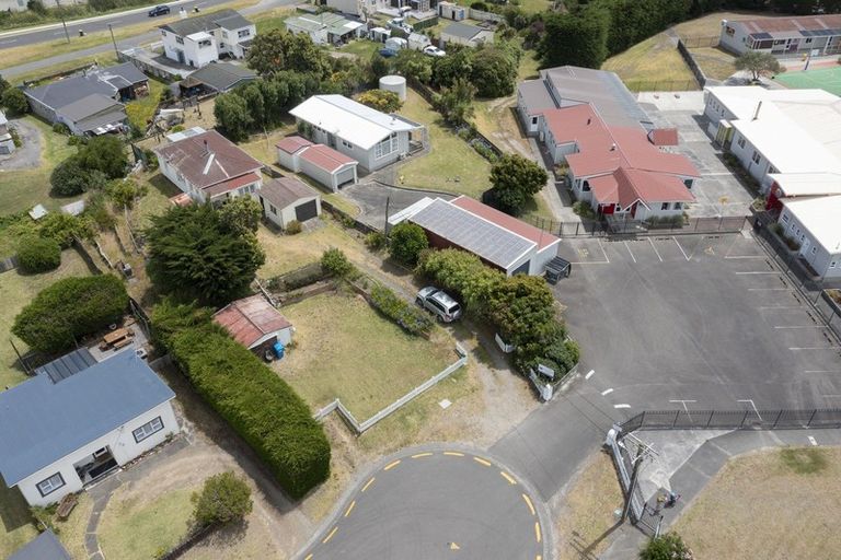 Photo of property in 9 Carthew Terrace, Foxton Beach, Foxton, 4815