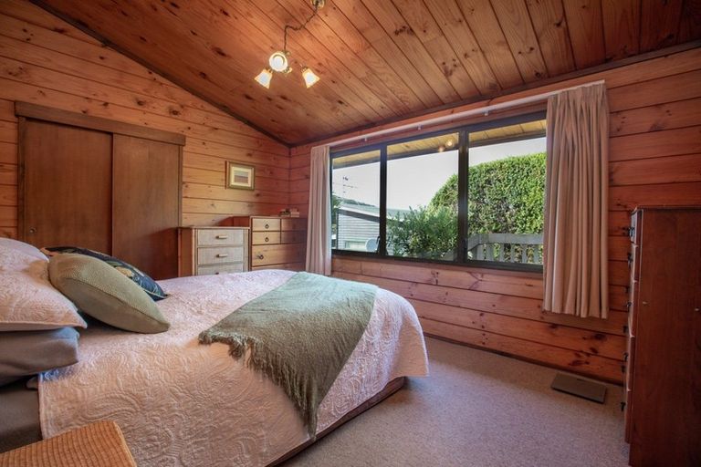 Photo of property in 31a Ranui Terrace, Tawa, Wellington, 5028