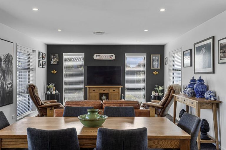 Photo of property in 28 Highgate Drive, Rangiora, 7400