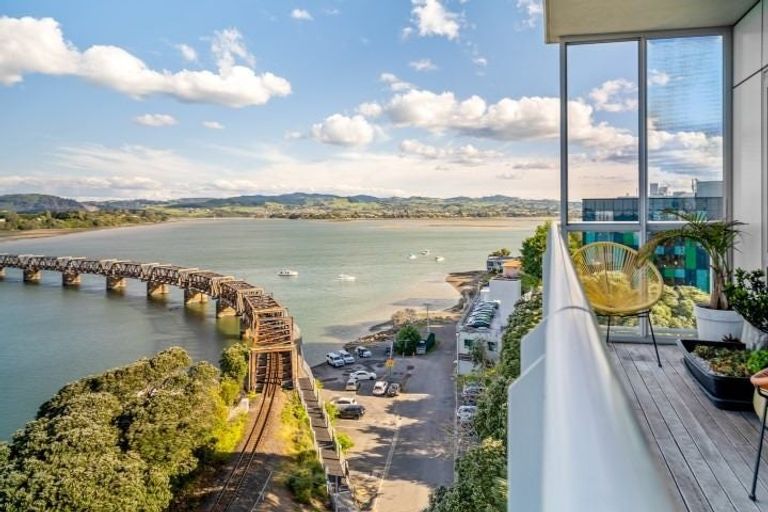 Photo of property in 12/72e Devonport Road, Tauranga, 3110