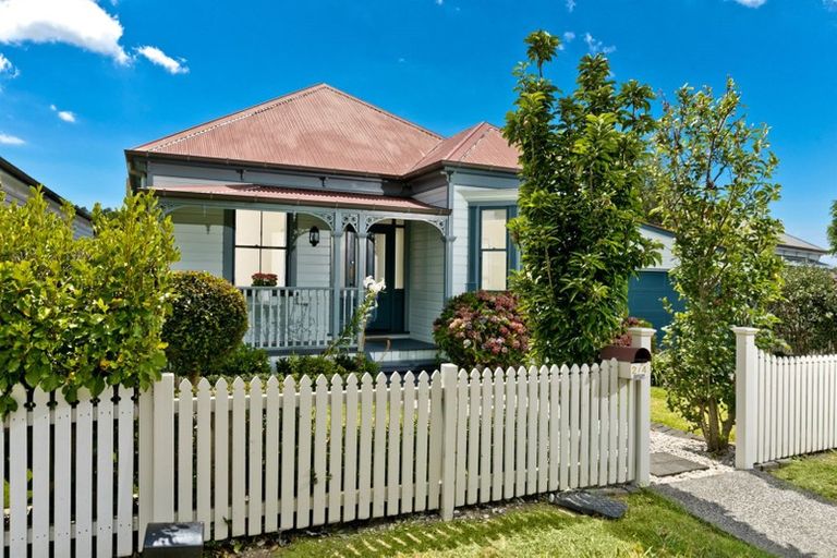 Photo of property in 2/4 Georgia Terrace, Albany, Auckland, 0632