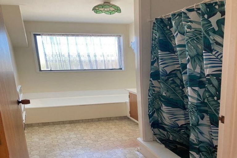 Photo of property in 1/166 Shaw Avenue, New Brighton, Christchurch, 8083