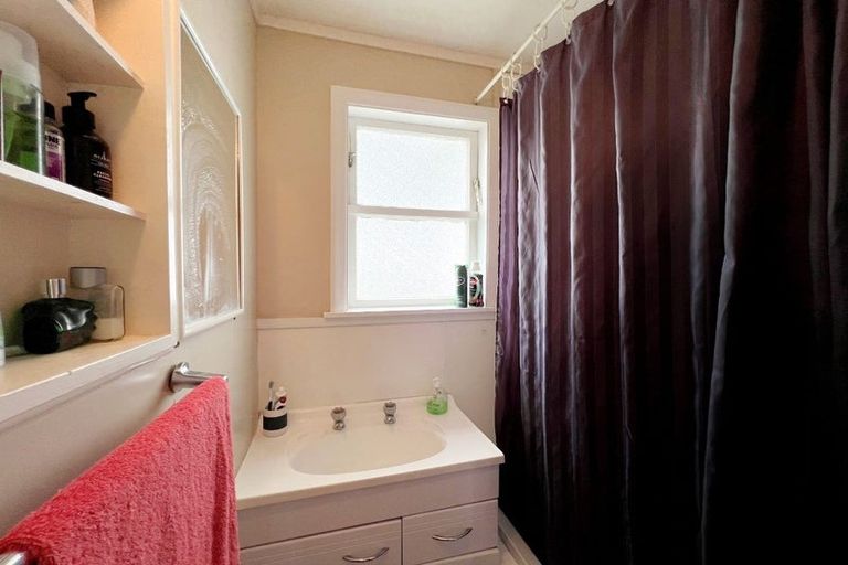 Photo of property in 37 Old Farm Road, Hamilton East, Hamilton, 3216