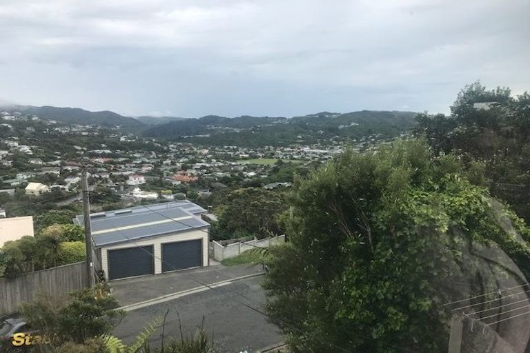 Photo of property in 9 Versailles Street, Karori, Wellington, 6012