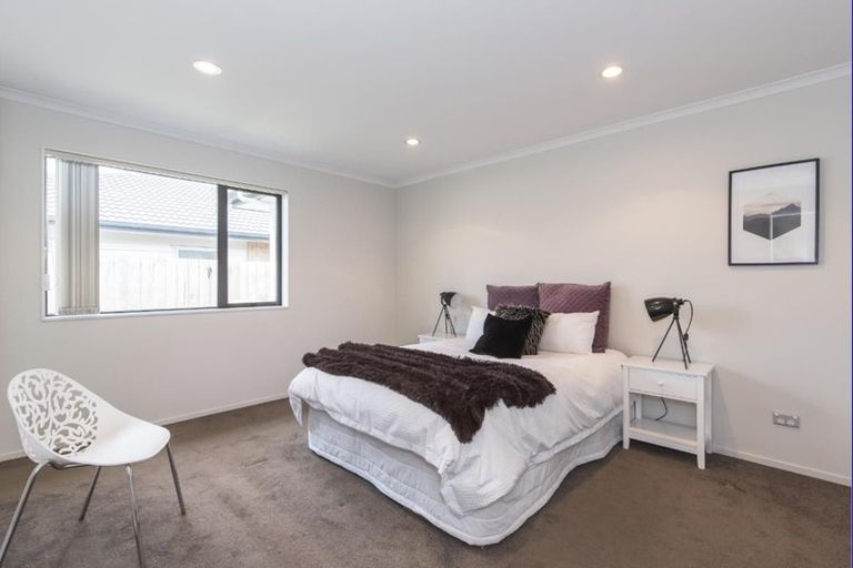 Photo of property in 12 Peerless Avenue, Takanini, 2112