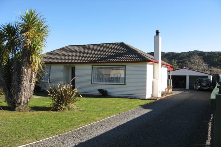 Photo of property in 29 Bull Avenue, Wainuiomata, Lower Hutt, 5014